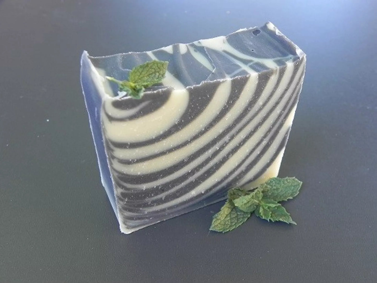 Savon artisanal, bio et saponifié à froid, au lait d'ânesse & menthe poivrée - Pur frisson