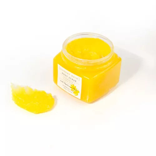 Gommage corporel à la camomille et à l'ylang-ylang